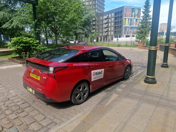 Bristol to Manchester Airport private taxi