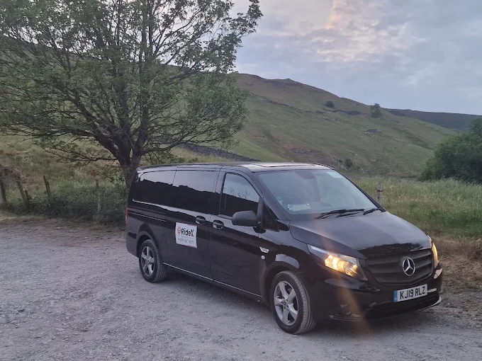 Cheapest taxi from Carlisle to Manchester Airport