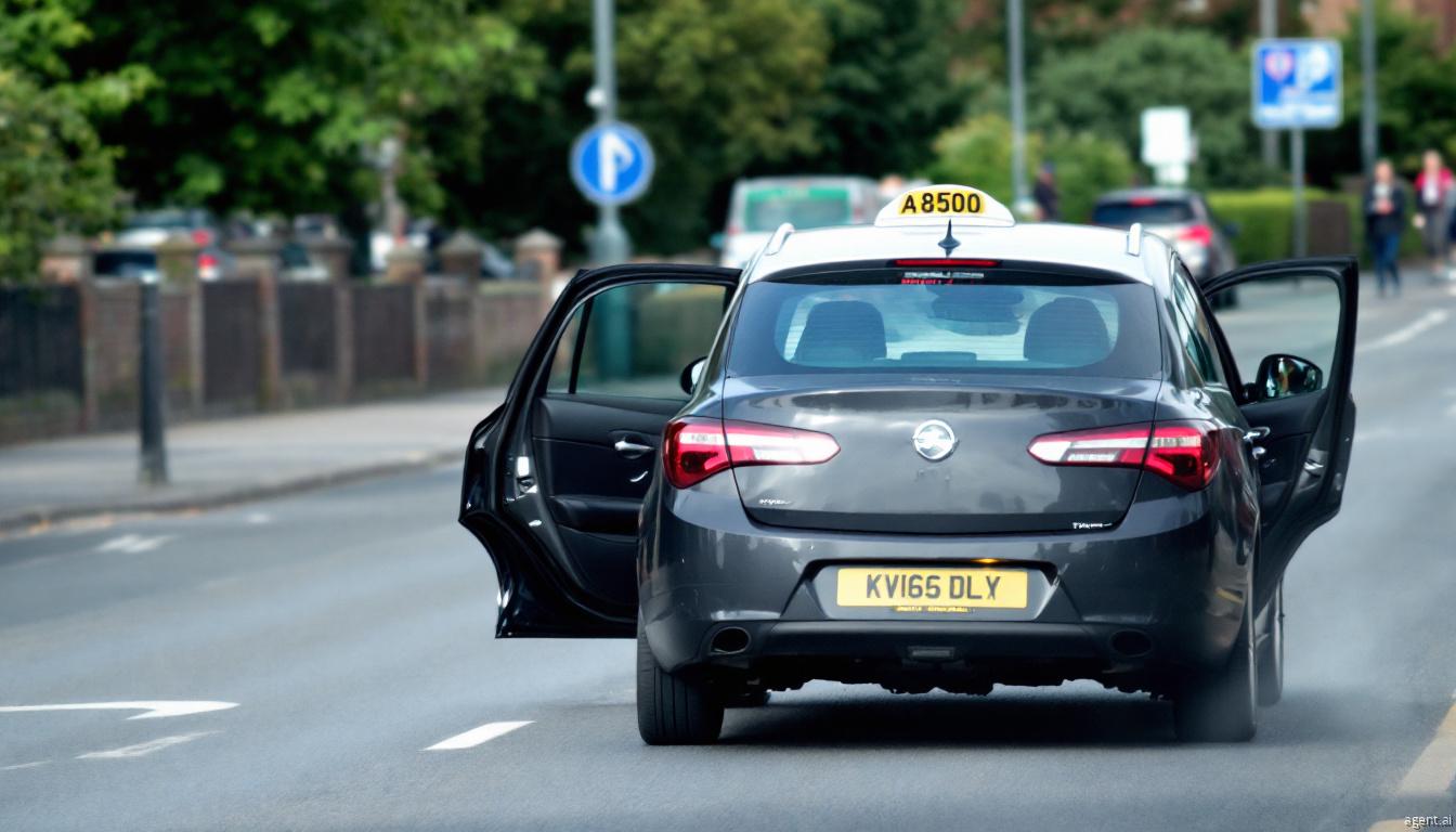 Bingley to Manchester Airport taxi