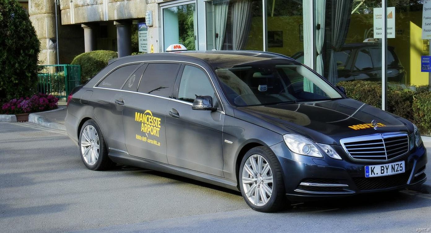 Group taxi Newcastle Manchester