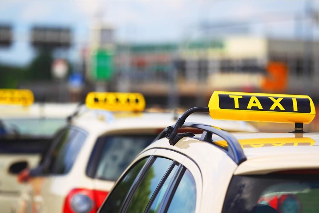 How Much Do Taxi Drivers Make in UK: 2025 Salary Guide
